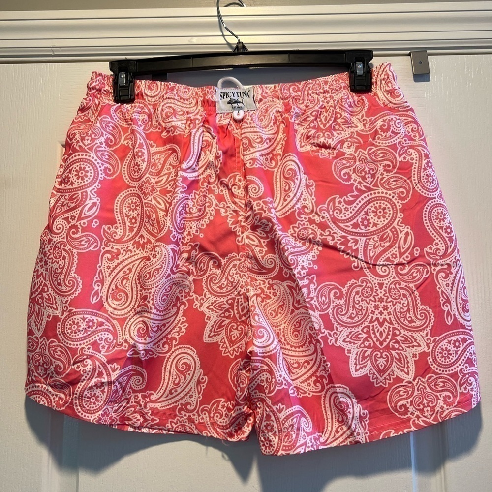 NWOT Men’s Spicy Tuna Swim Trunks. Pink Paisley, mesh lining.  Size XL